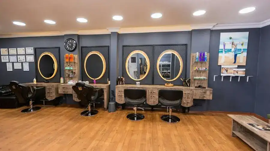 YAĞMUR KUAFÖR MODA VE DIŞ ÇEKİM FOTOĞRAFÇILIK