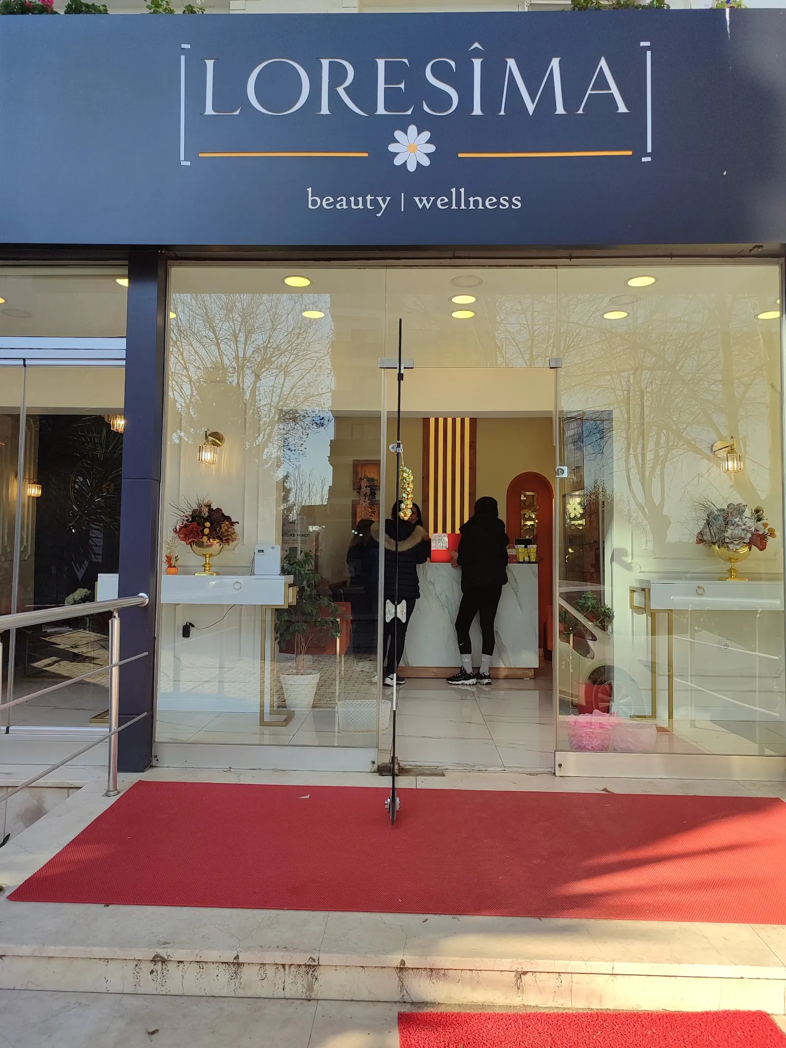 Loresima Güzellik ve Zayıflama Merkezi Tuzla Buz Lazer Epilasyon + Hydrafacial Cilt Bakımı + Microblading + Protez Tırnak fotoğraf 2