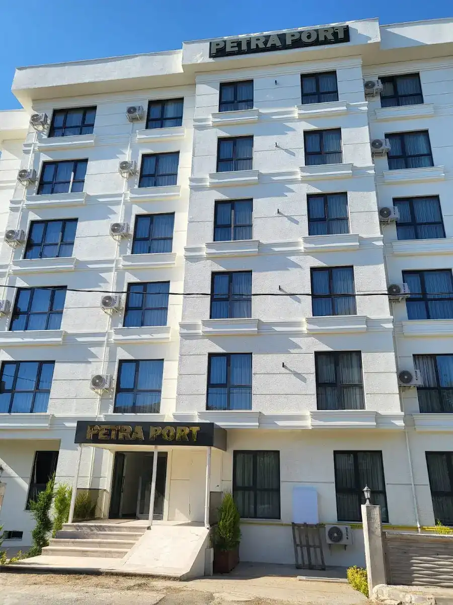 PETRA PORT HOTEL
