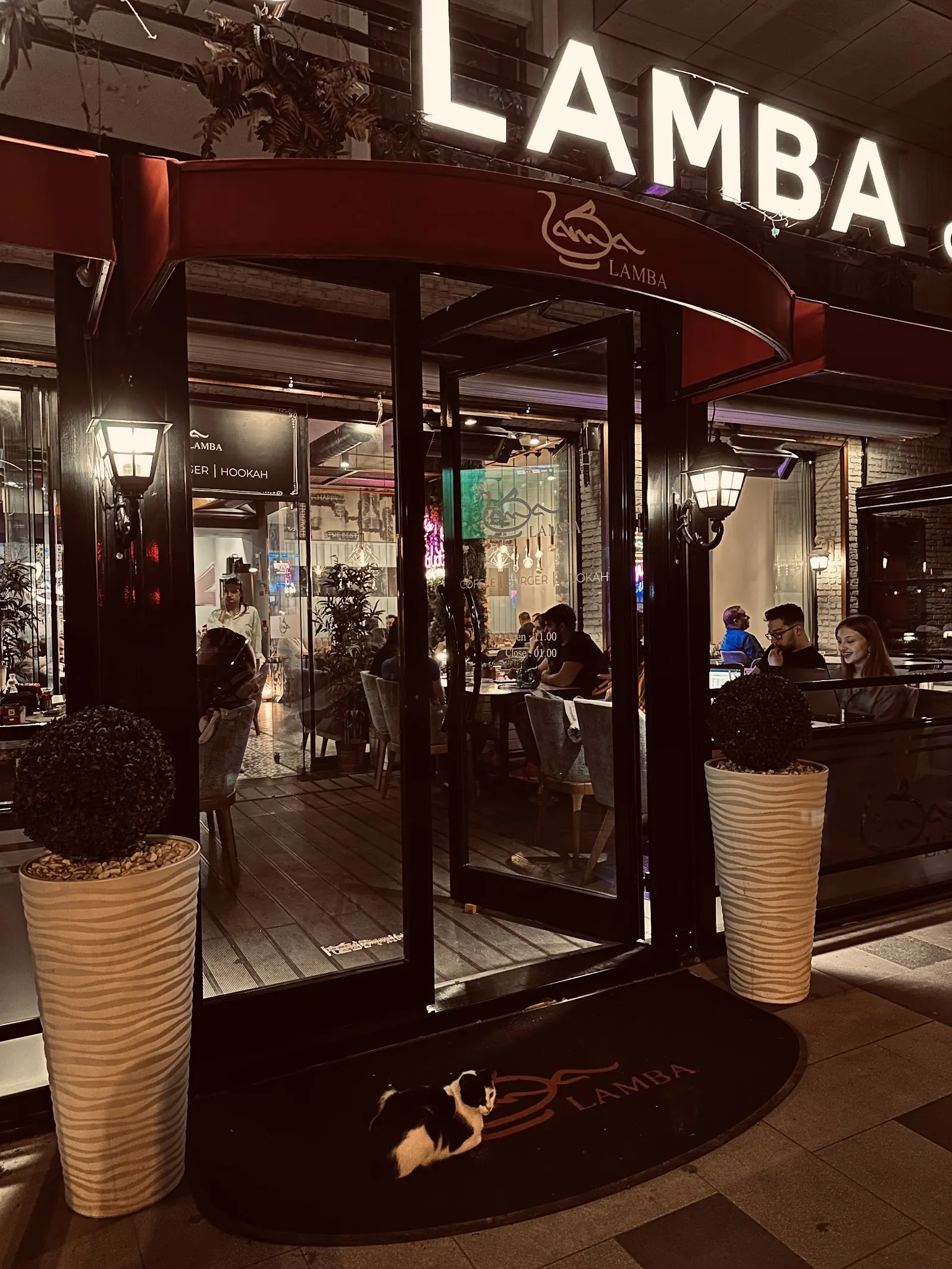 Lamba Cafe & Restaurant