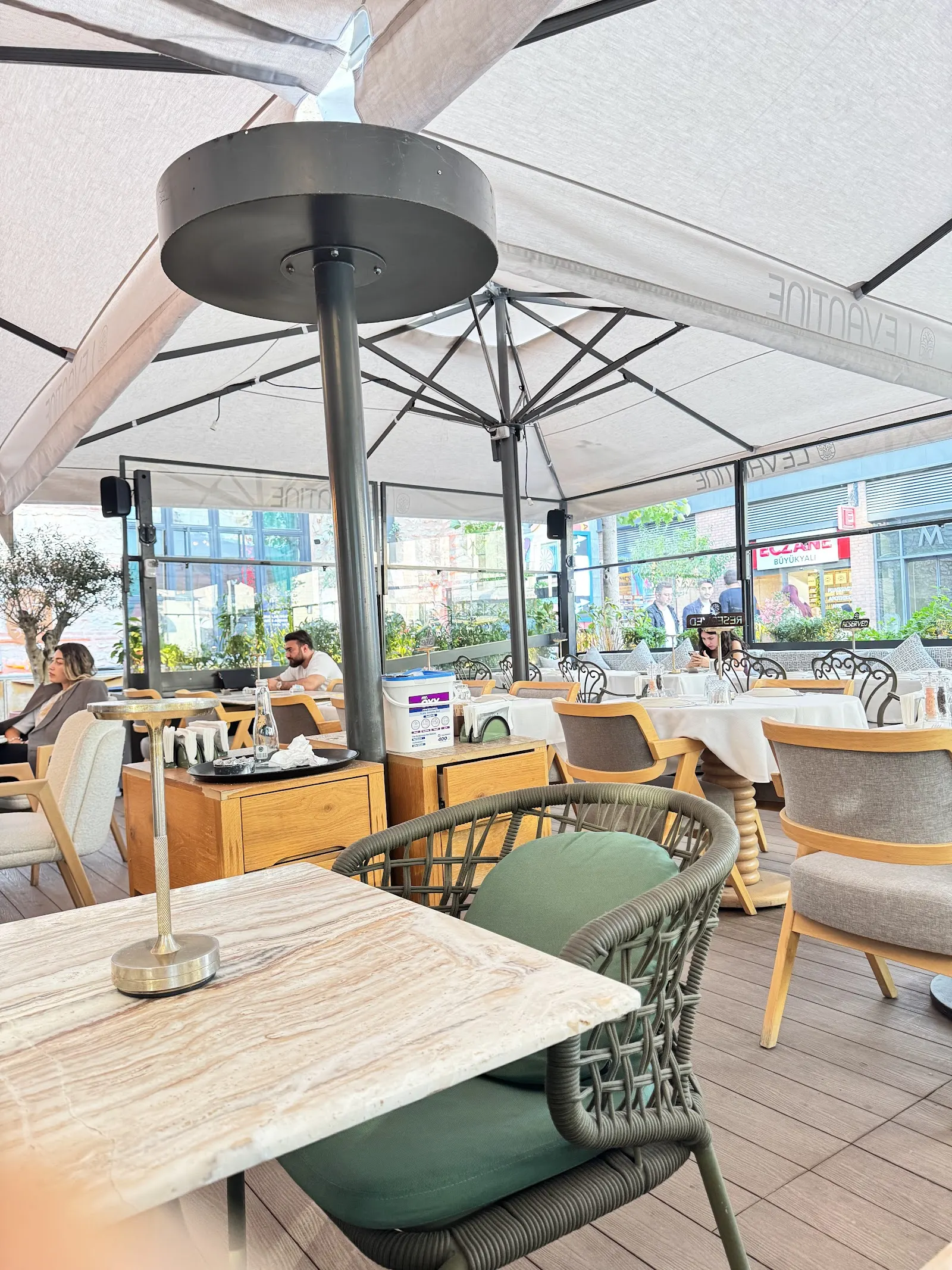 Levantine İstanbul fotoğraf 2