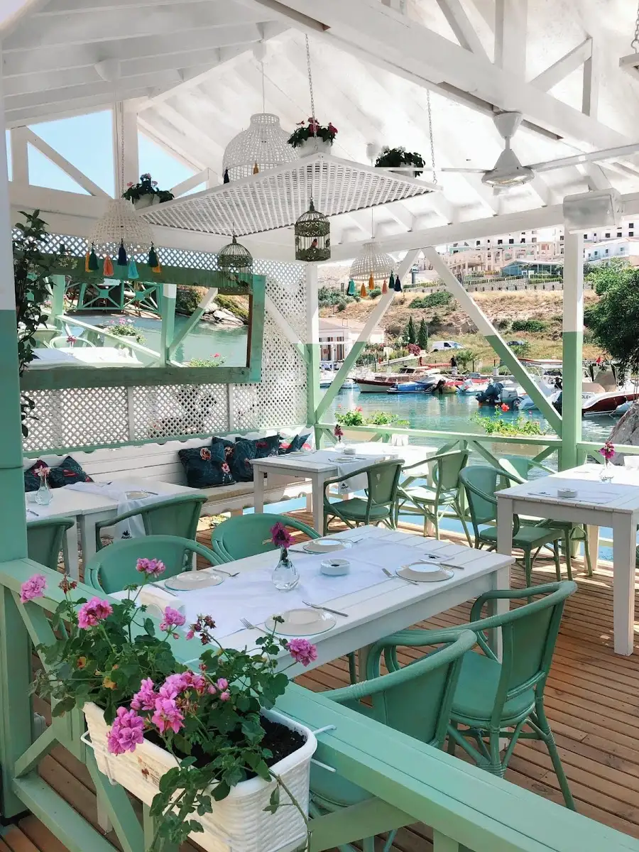 Breakfast & Cocktail Bar