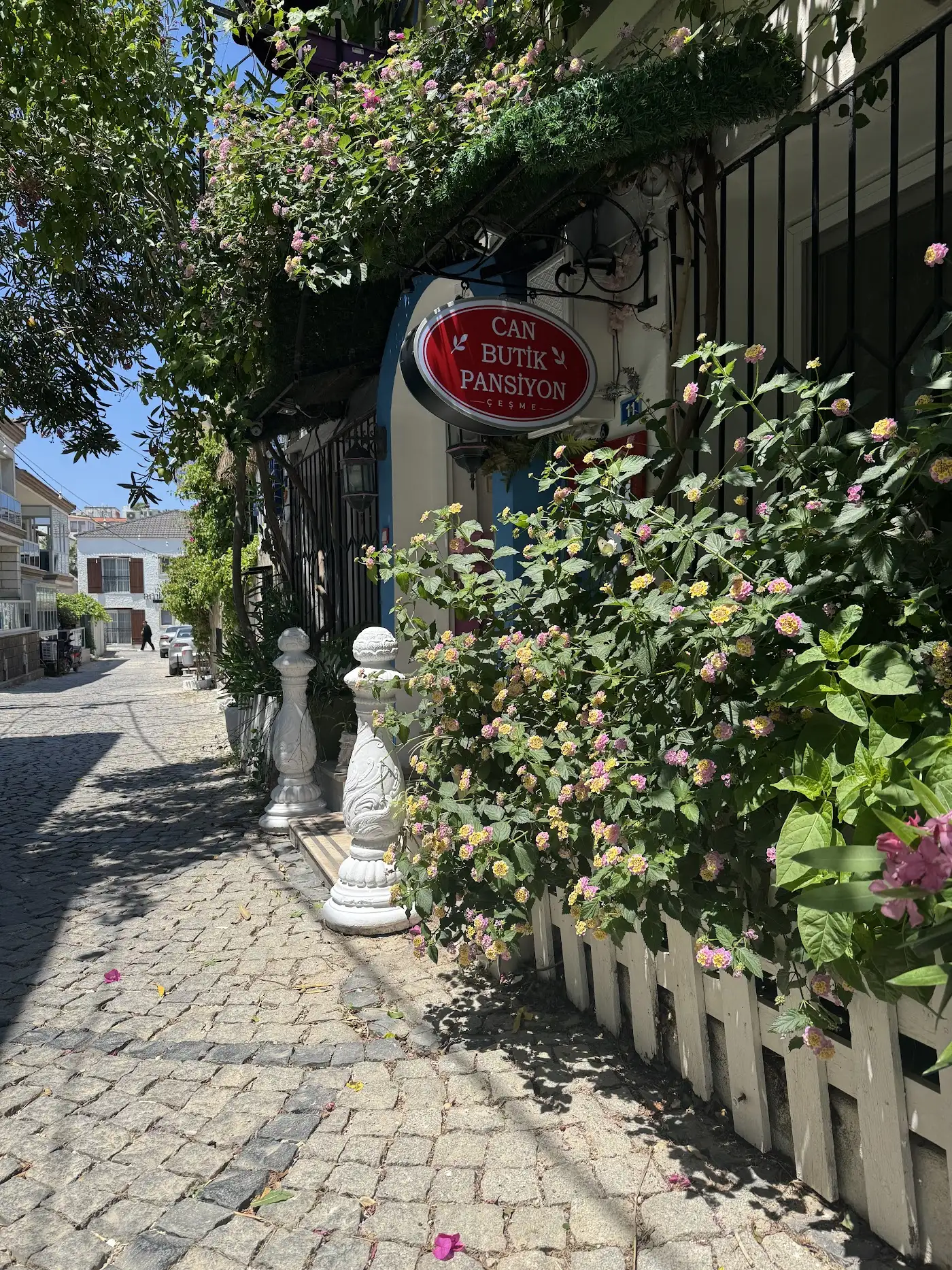 Can Butik Pansiyon Çeşme