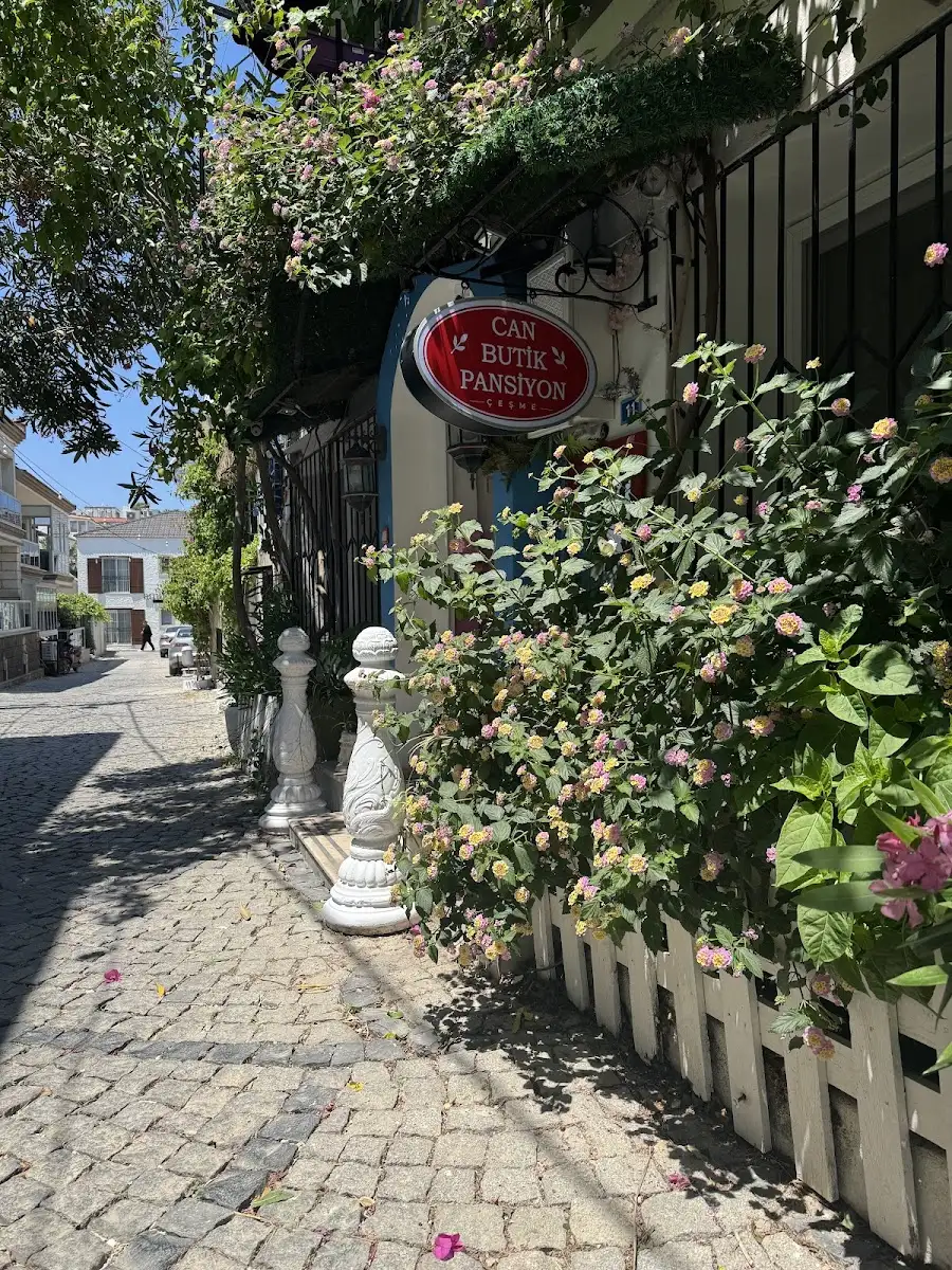 Can Butik Pansiyon Çeşme