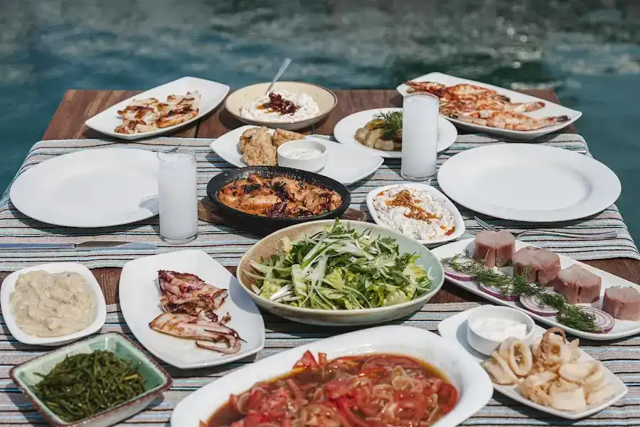 Ferdi Baba Restaurant - MarinAlaçatı fotoğraf 2
