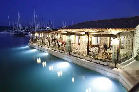 Ferdi Baba Restaurant - MarinAlaçatı fotoğraf 3