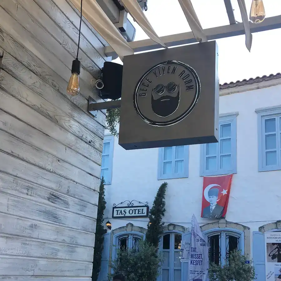 Gece Yiyen Adam Alaçatı