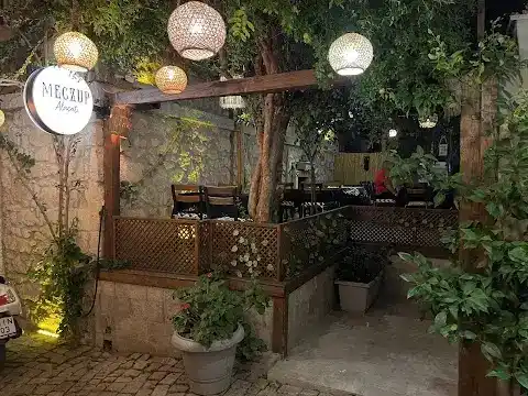 Meczup Alaçatı Meyhane