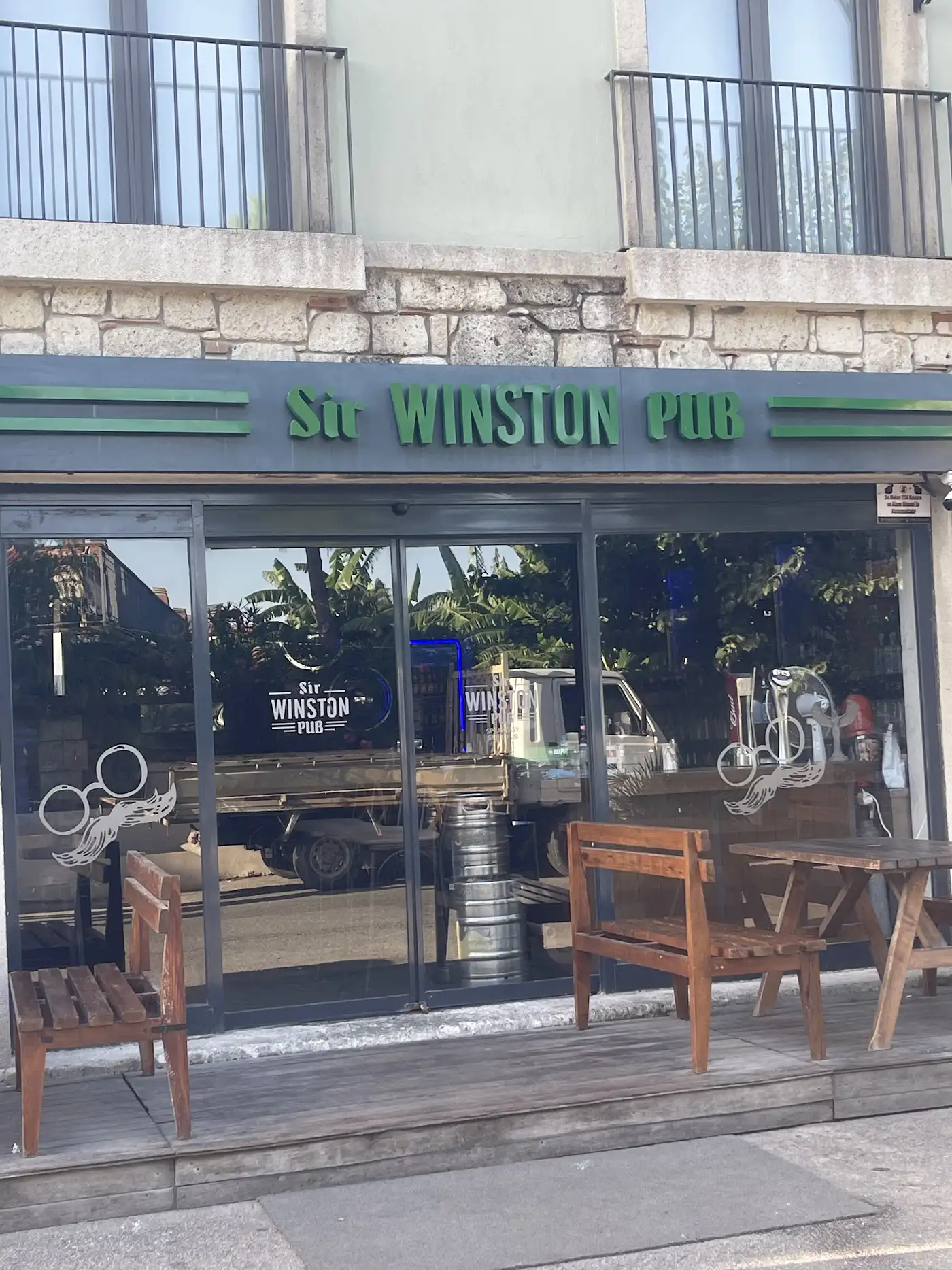 Sir Winston Pub Alaçatı