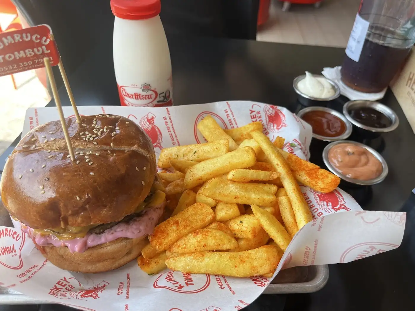 SMOKEY BURGER & KUMRUCU TOMBUL fotoğraf 3