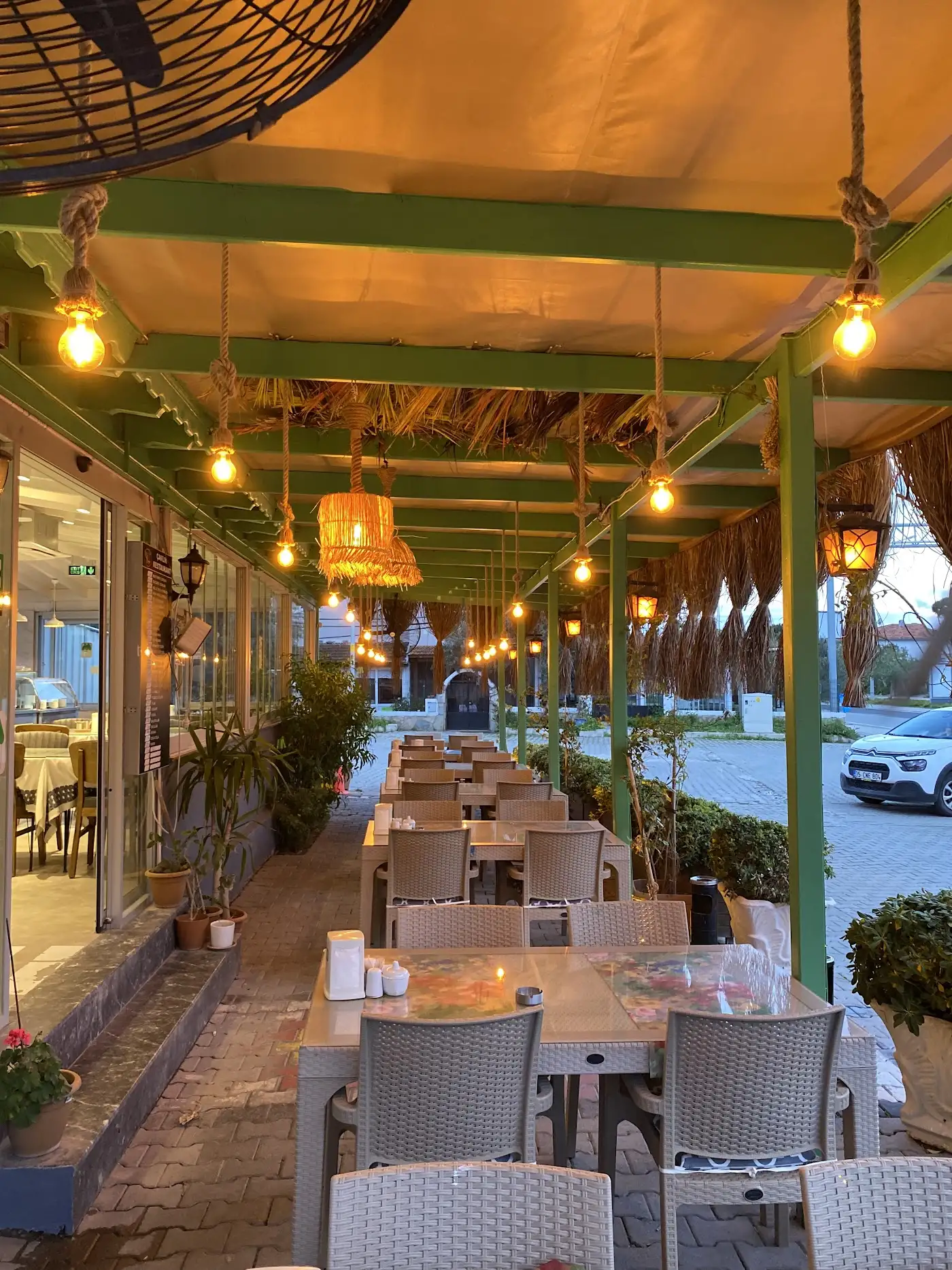 YILMAZ USTA ÇAMLIK RESTAURANT ALAÇATI EV YEMEKLERİ