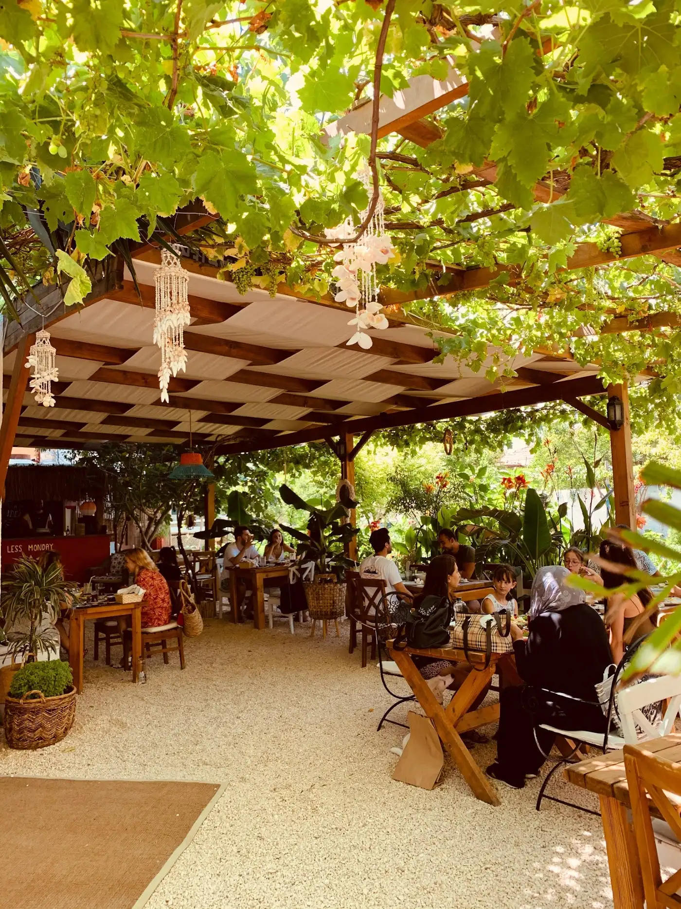 Zahide Alaçatı