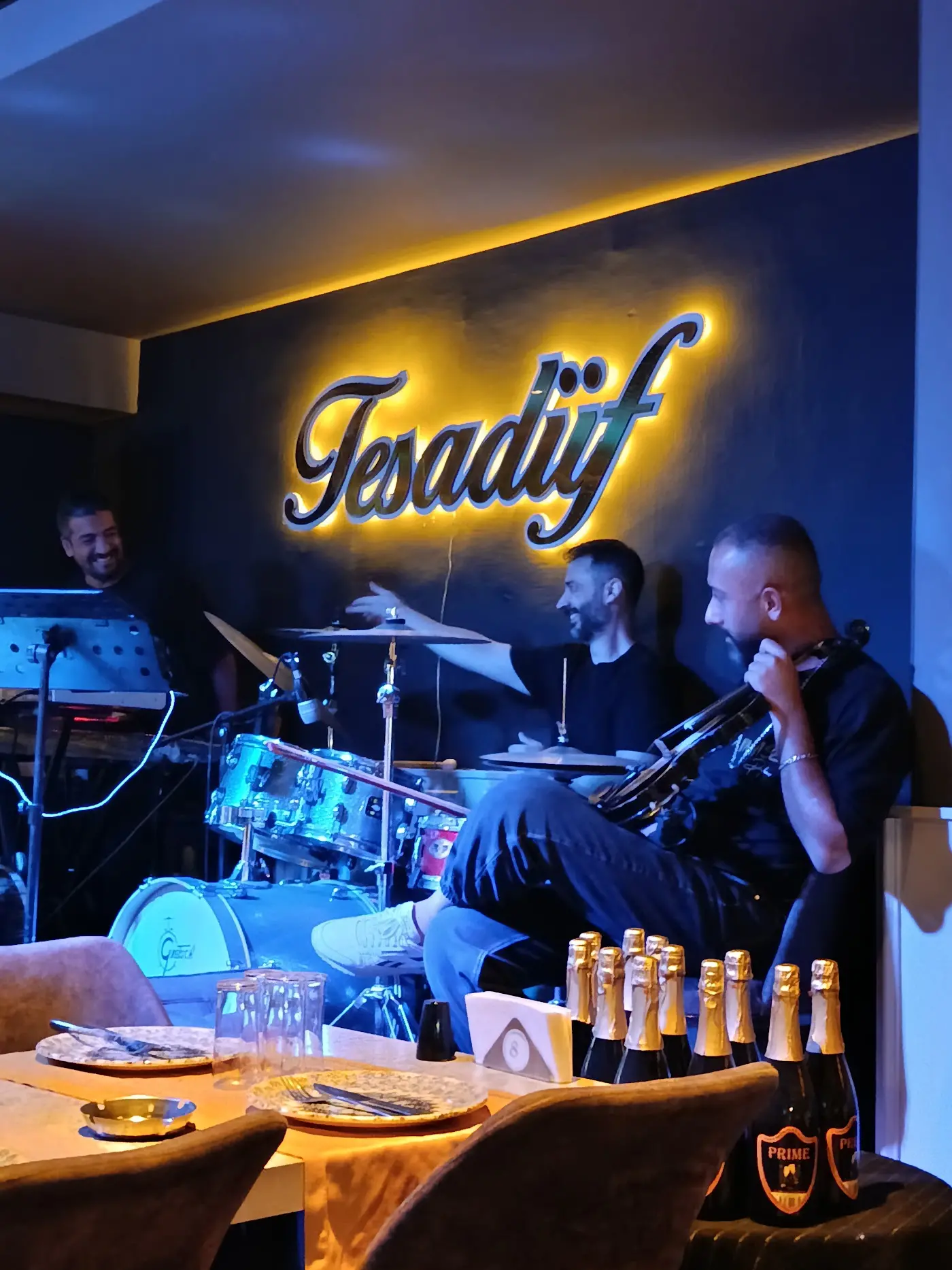 Bayraklı Tesadüf Meyhane | Bayraklıda Meyhane | Bayraklıda Fasıl | Bayraklıda Canlı Müzik | Bayraklıda Alkollü Mekan fotoğraf 3