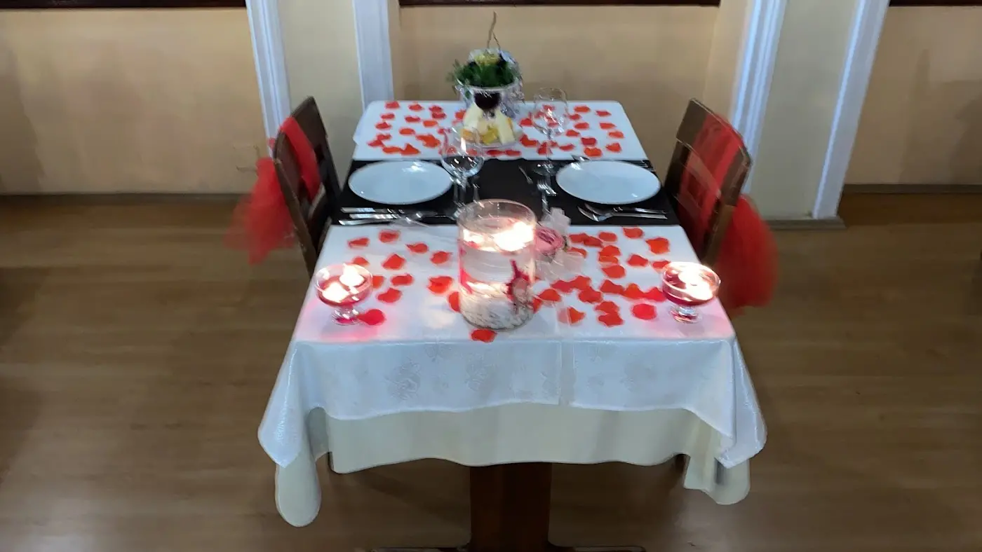 Akropol Restaurant