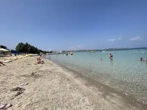 Rooms Beach Club