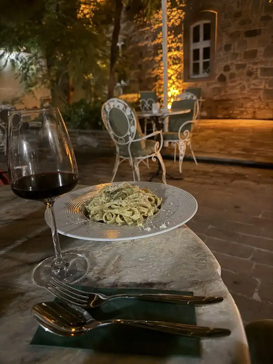 Yasa's Wine & Bar