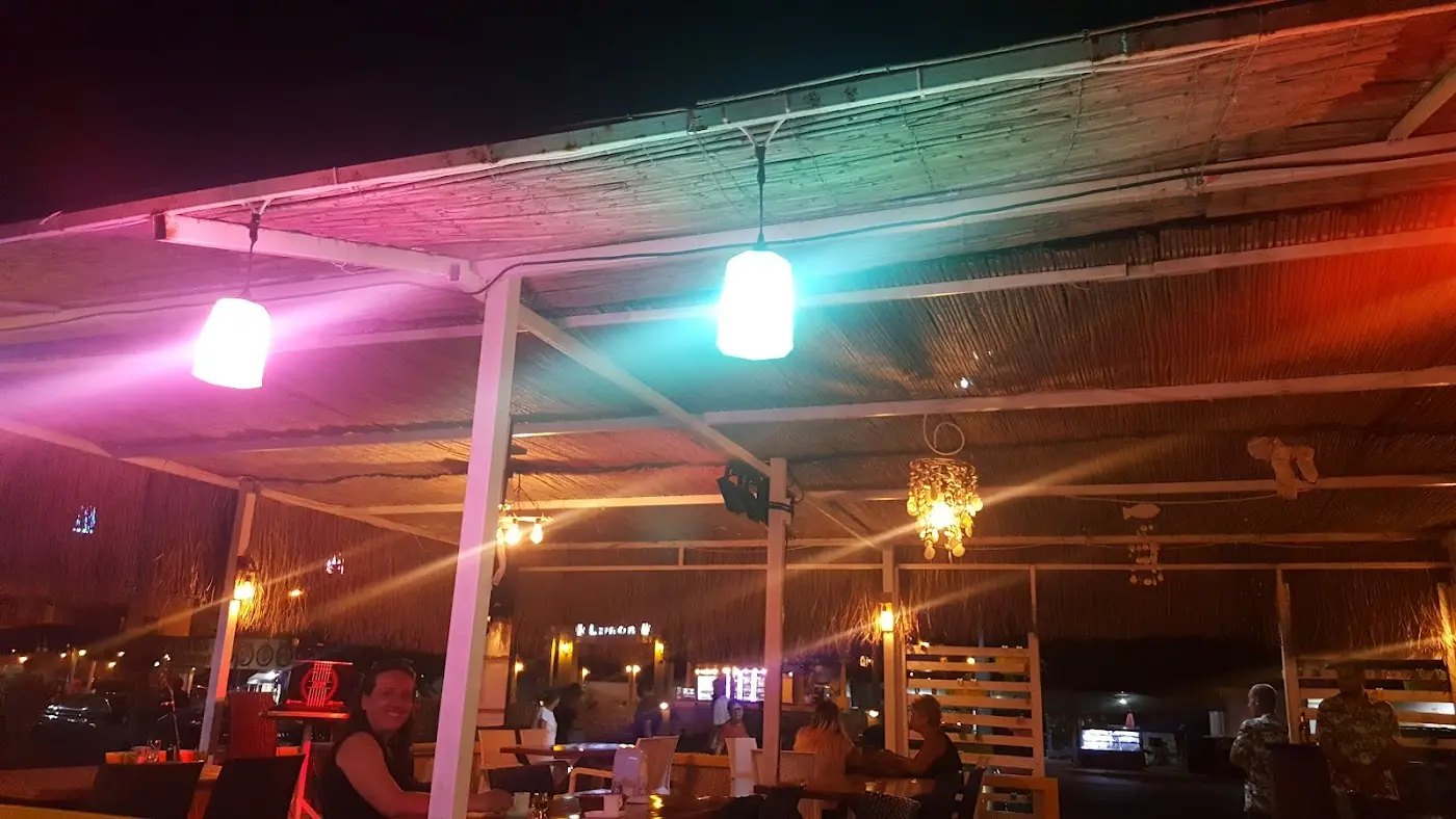 Limon Beach Club