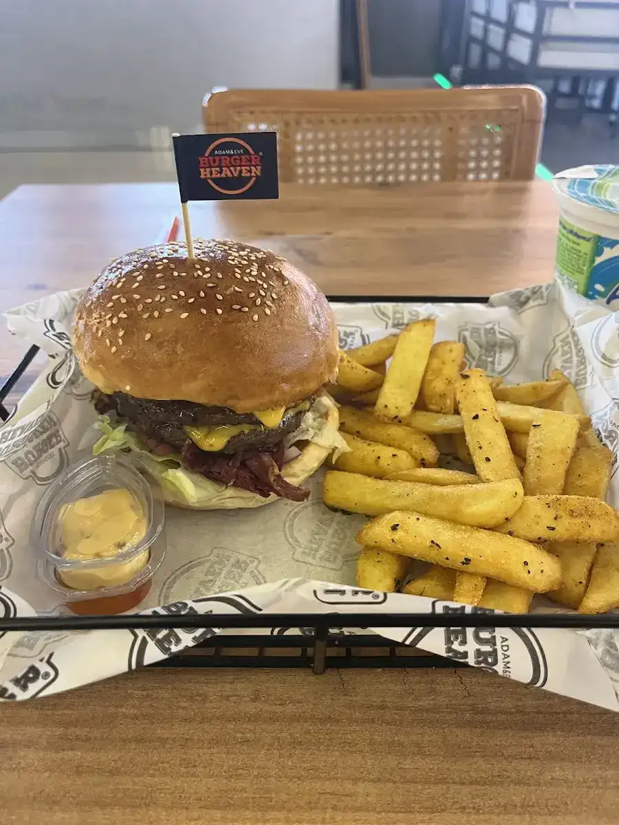 Burger Heaven Bornova fotoğraf 2