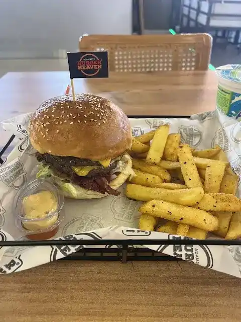 Burger Heaven Bornova fotoğraf 2