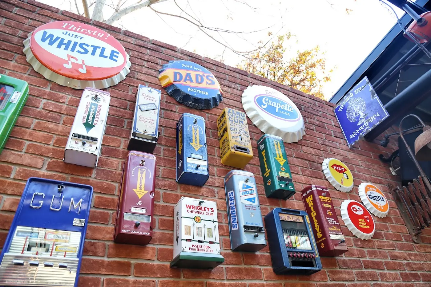 HUNGRY DOG PUB