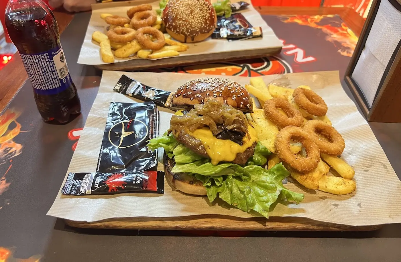 MENDEBURGER #bestintown