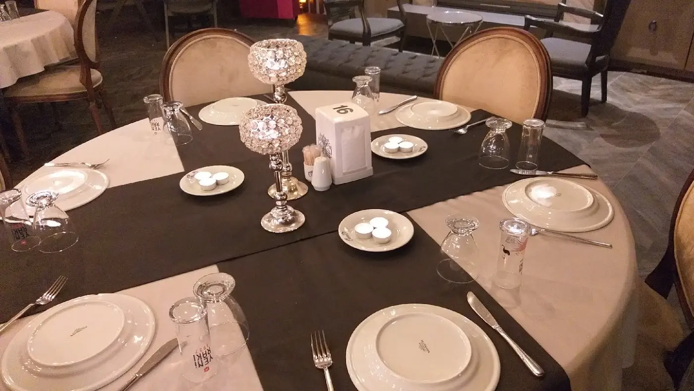DİKİLİ İSKELE BALIK RESTAURANT