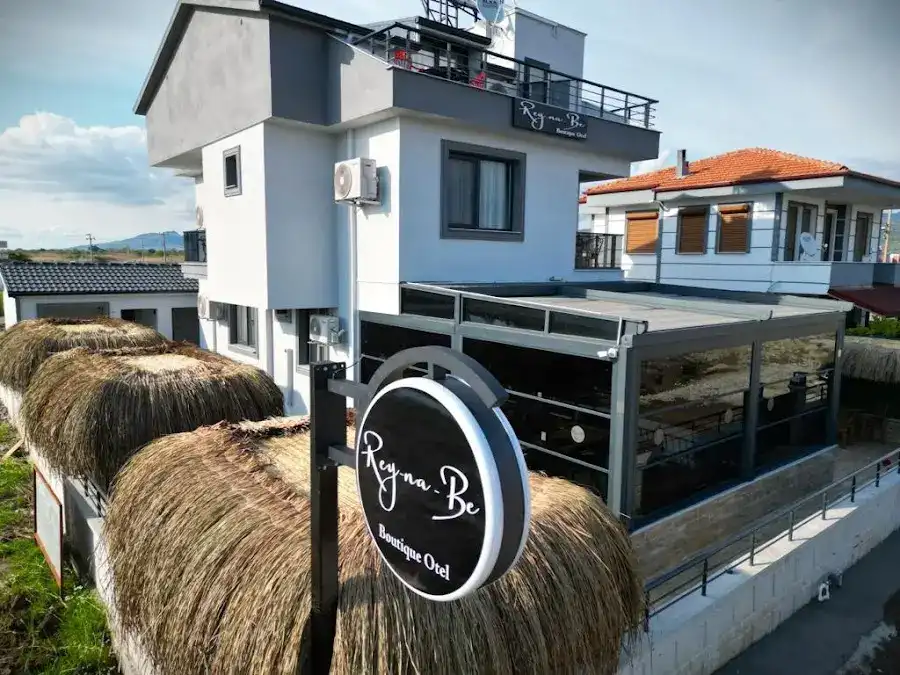 Reyna-be boutique hotel