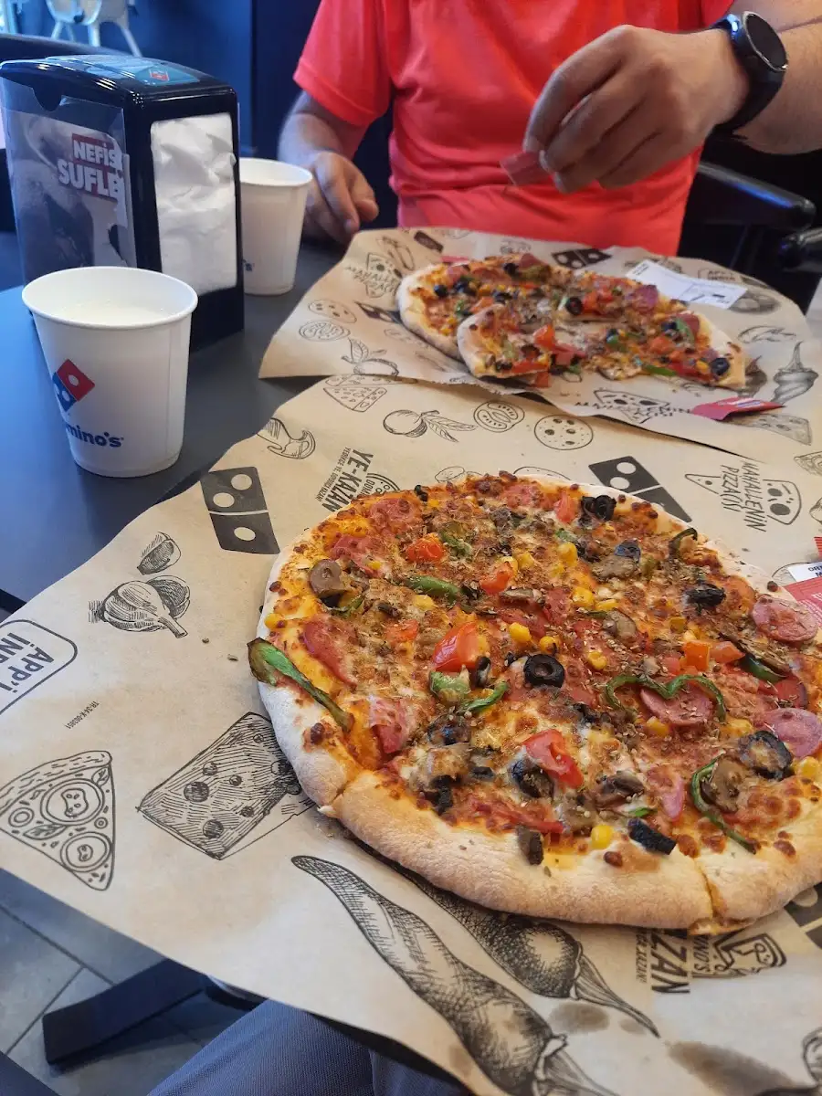 Domino's Pizza İzmir Foça fotoğraf 3