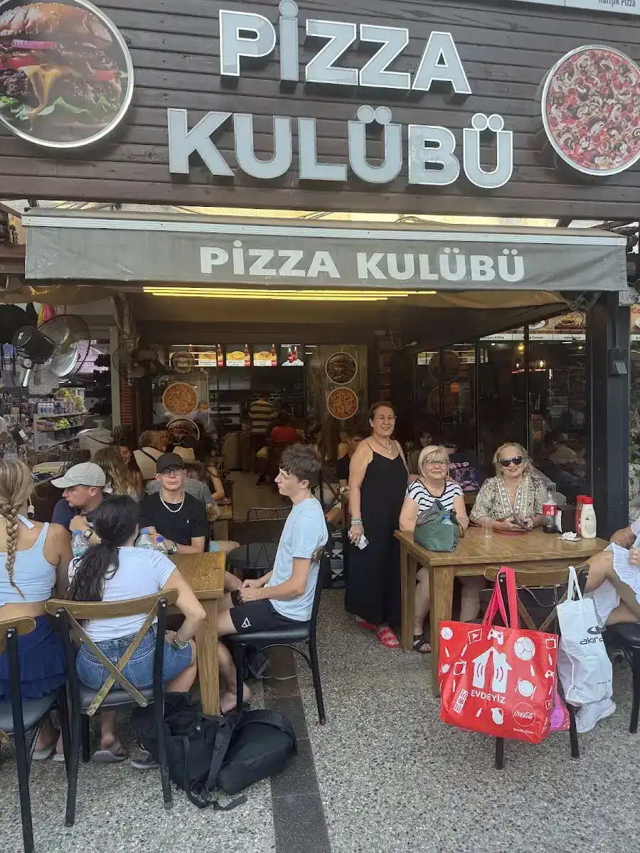 Foça Pizza Kulübü