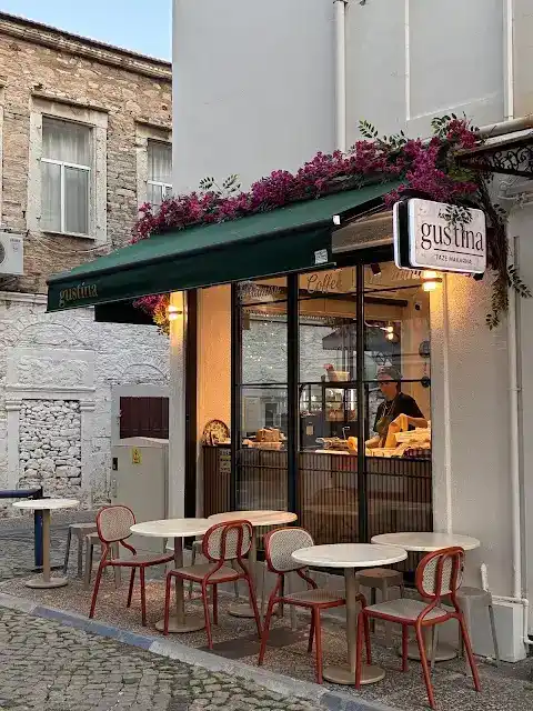 GUSTİNA fotoğraf 2