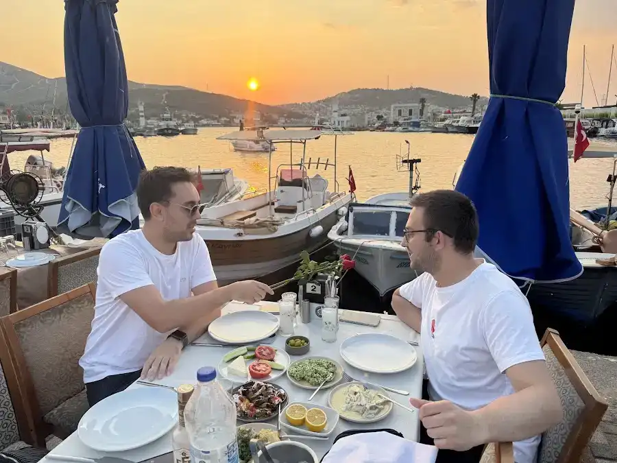 İmroz Restoran Yenifoça fotoğraf 3