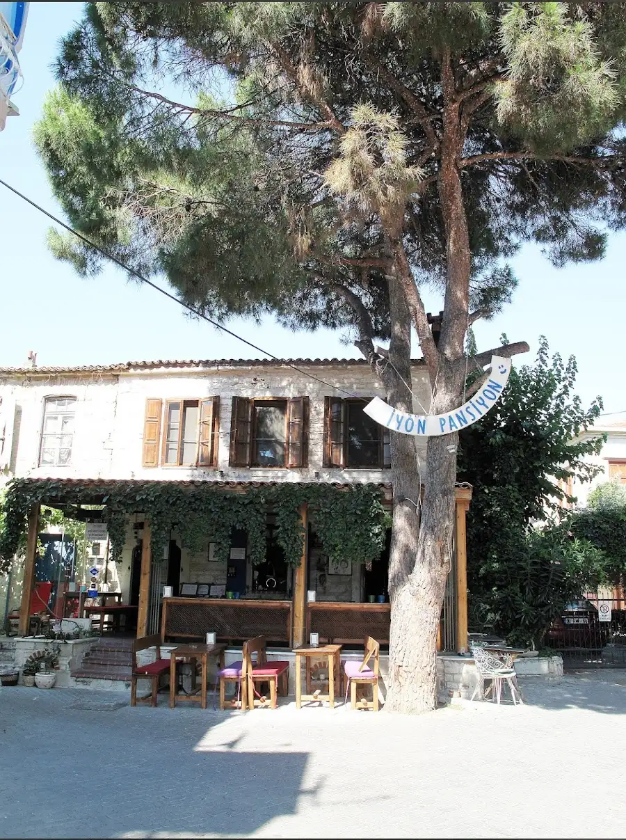 İyon Pansiyon