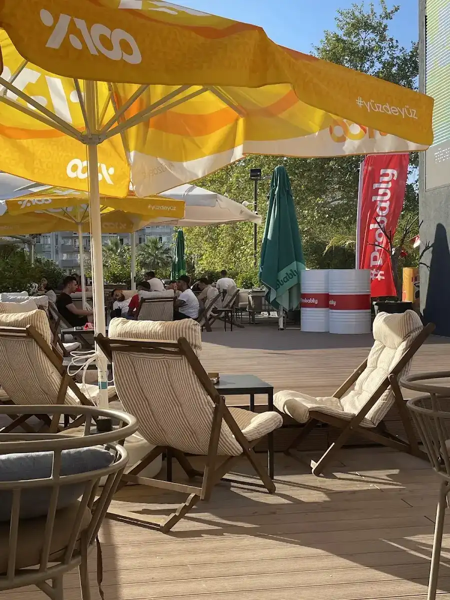 İzmir’de Canlı Müzik İçin Öne Çıkan Mekanlar