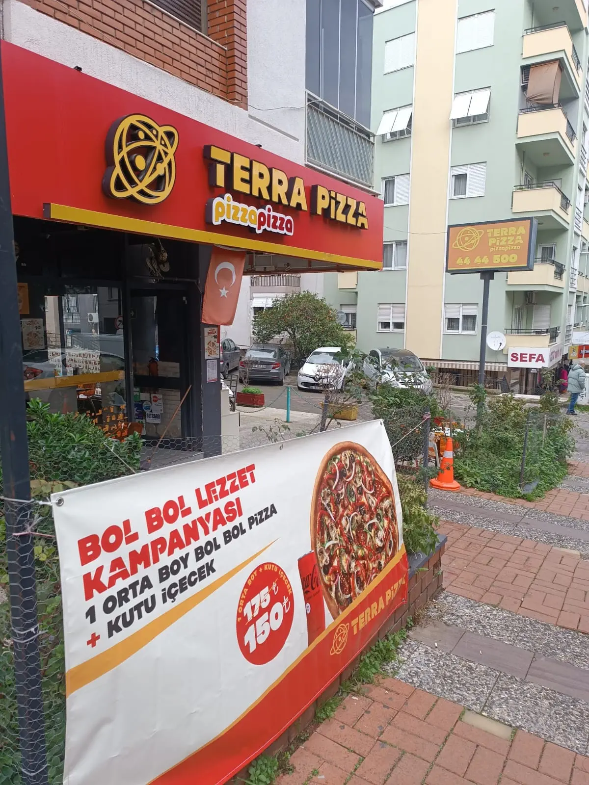 Terra Pizza - Karabağlar Basın Sitesi