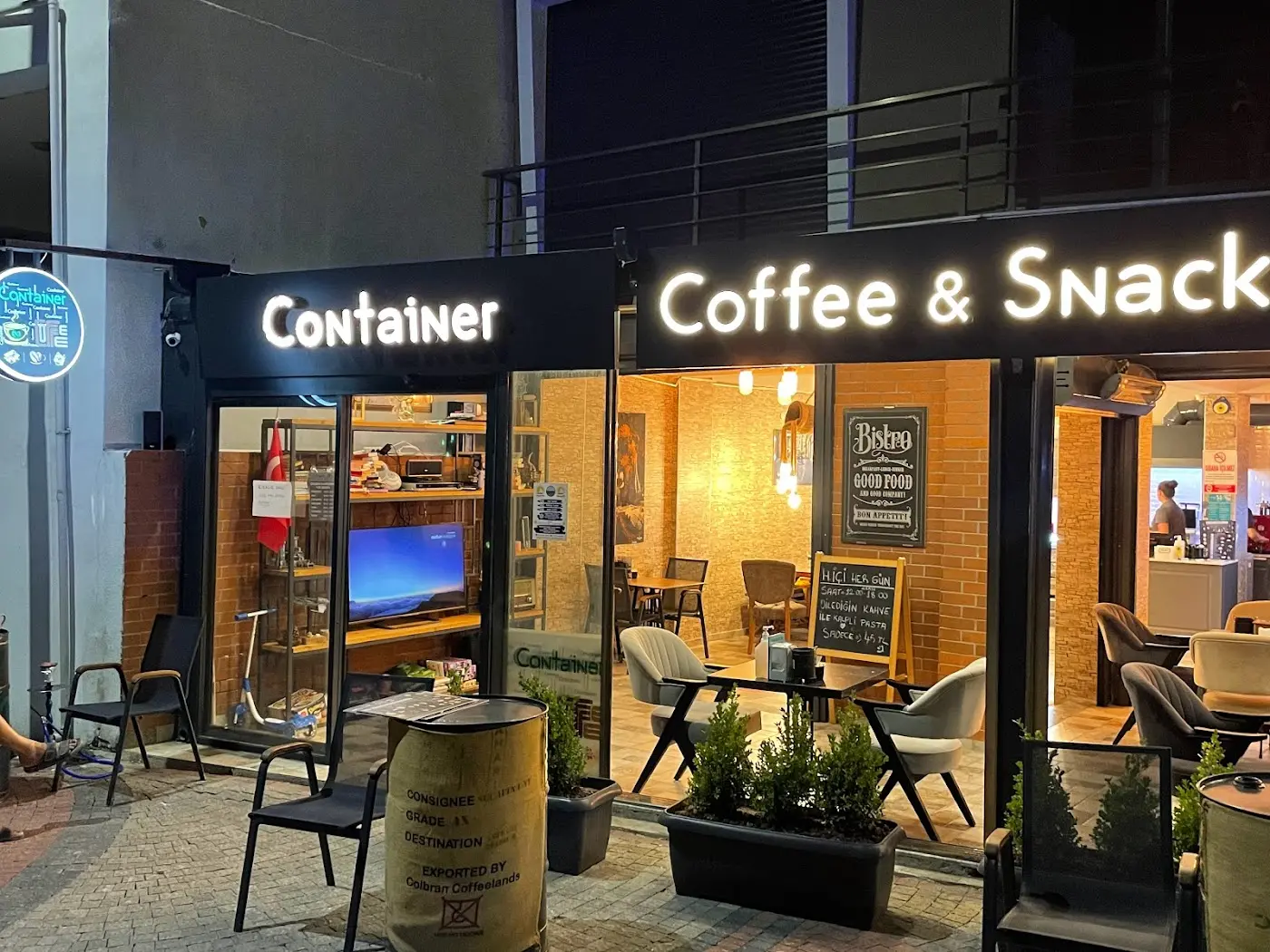 Container Coffee&Pub