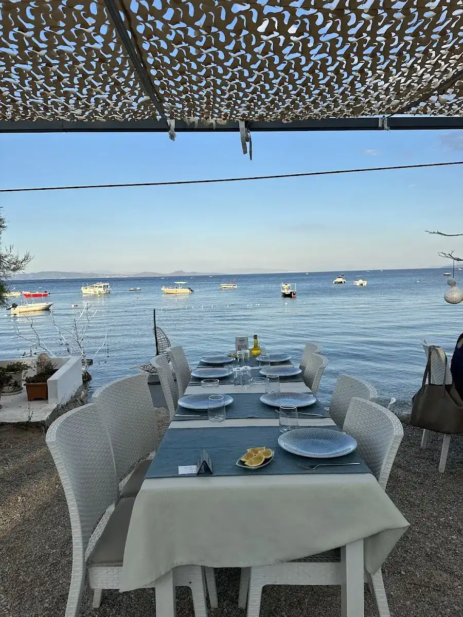 İsmet’in Yeri İskele Restaurant & Yeni Beach