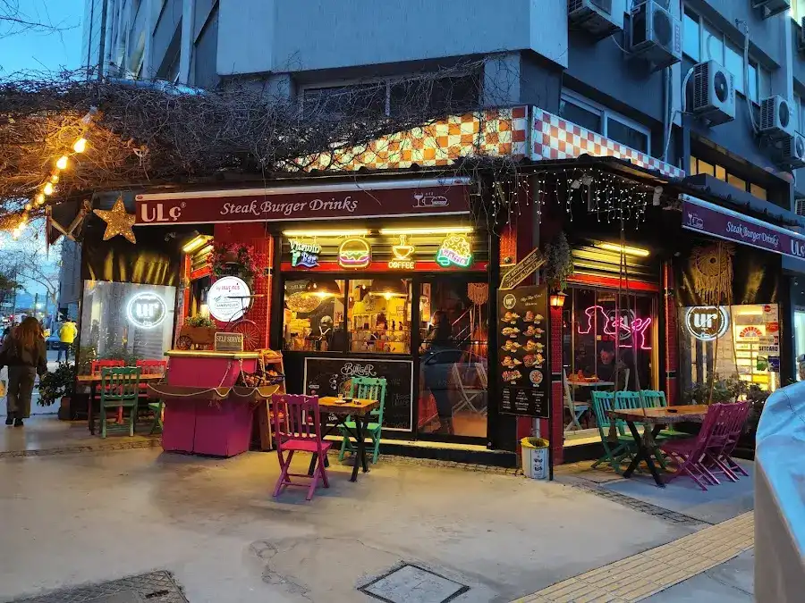 By Uluç Reis- Smash Burgers | Since 2009 fotoğraf 3