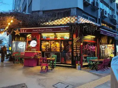 By Uluç Reis- Smash Burgers | Since 2009 fotoğraf 3