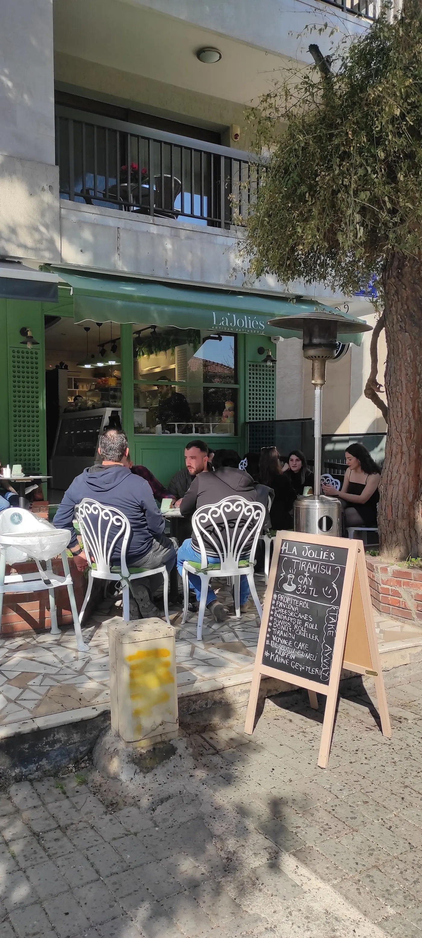 La Joliés Patisserie