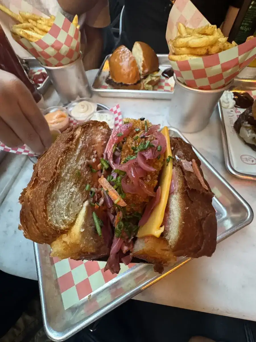 Two Hands Burger & Toastery fotoğraf 3