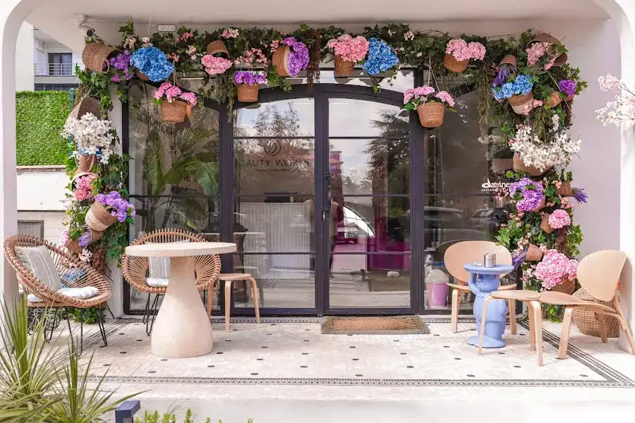 Beauty Works Güzellik Merkezi - Torbalı Cilt Bakımı, Kalıcı Makyaj ve Sıkılaşma
