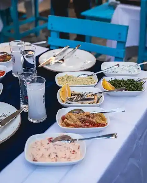 Avlu Urla Bistro & Bar & Patisserie fotoğraf 2