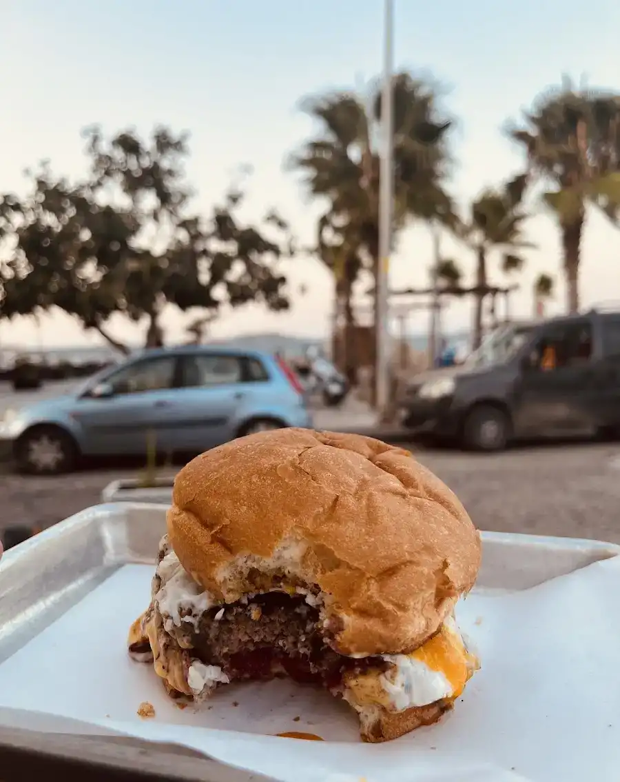 B2 Burger fotoğraf 2