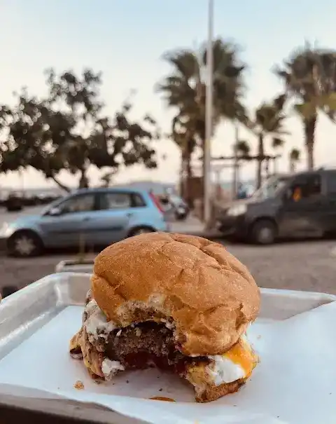 B2 Burger fotoğraf 2