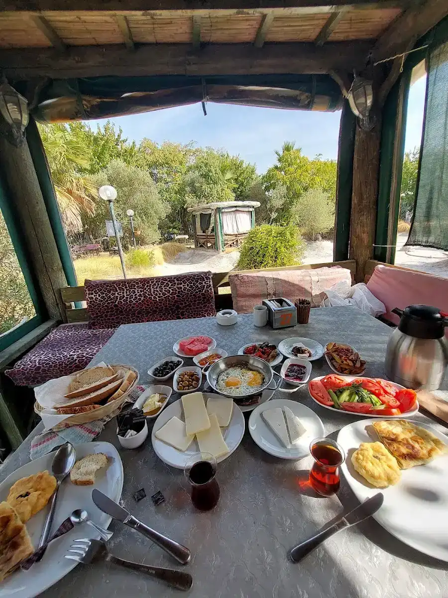 FERONIA KAHVALTI BAHÇESİ fotoğraf 2