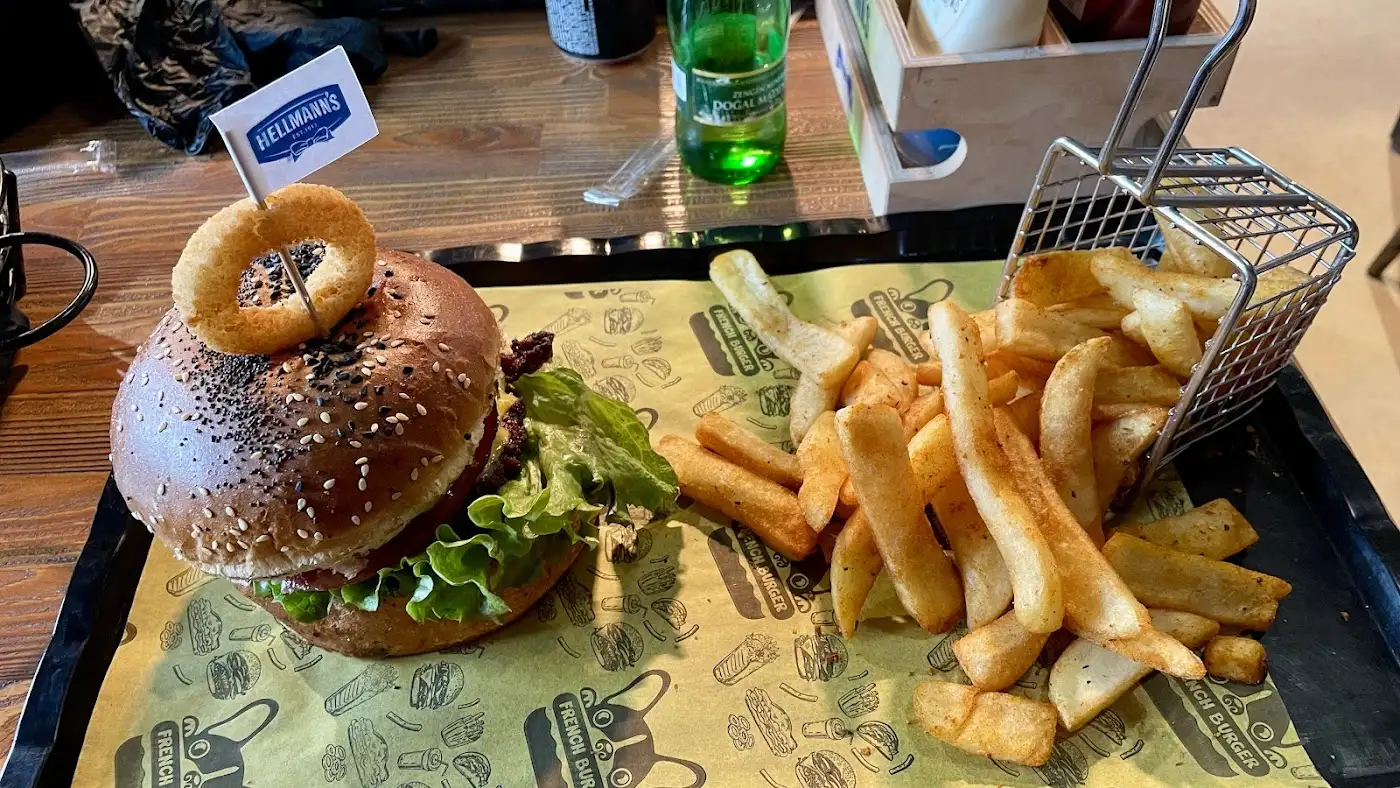 French Burger Urla fotoğraf 3