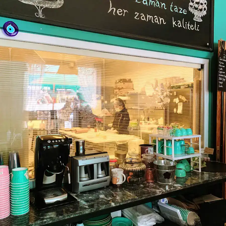 İrmik Hanım Patisserie - Urla