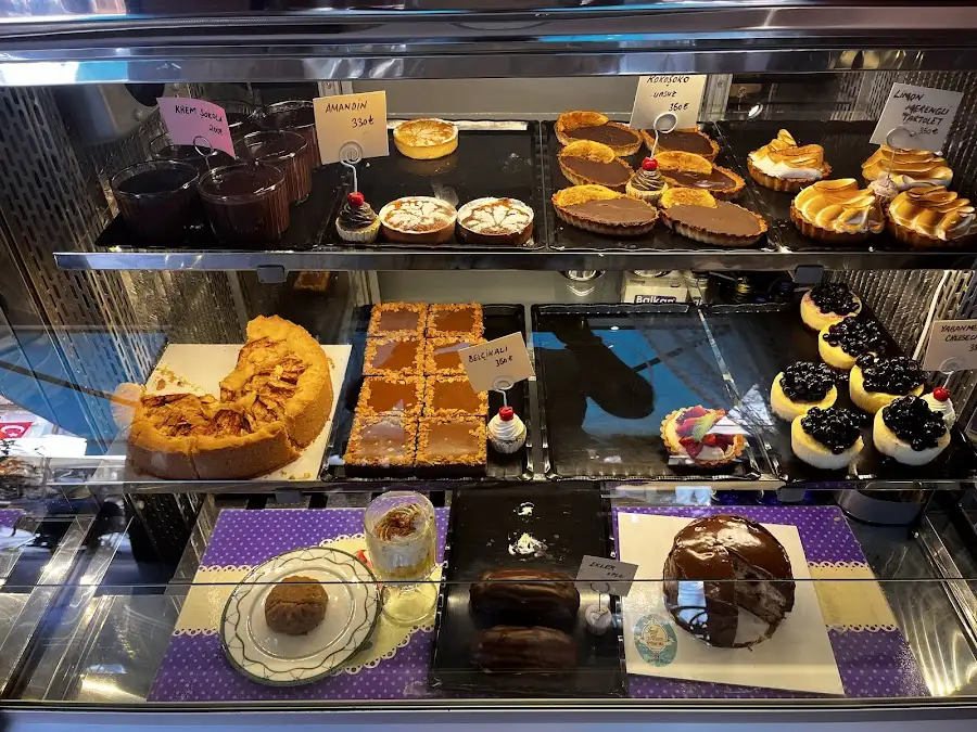 İrmik Hanım Patisserie - Urla fotoğraf 2