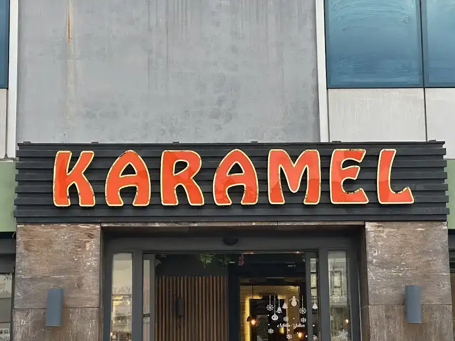 Karamel Cafe & Patisserie Urla Pastane
