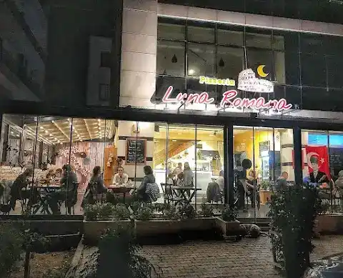 Pizzeria Luna Romana